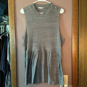 Maurice’s sweater sleeveless Blouse Size 2